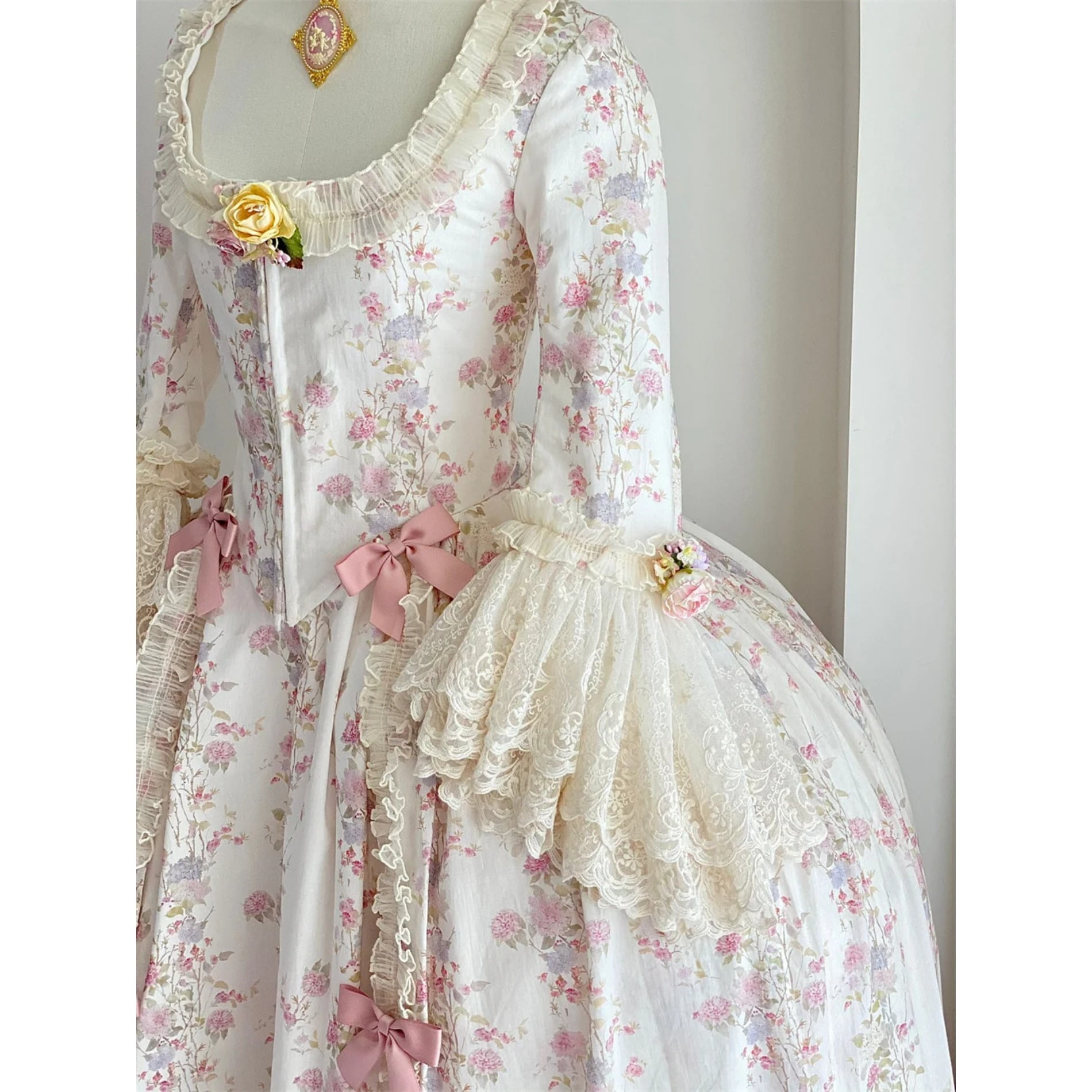 CHIEKO+ gown court 36 white