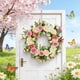 thumbnail image 1 of Corona de primavera para puerta de entrada con hojas y flores verdes artificiales para decoración de pared de jardín, hogar, interior y exterior. Corona de plástico., 1 of 7