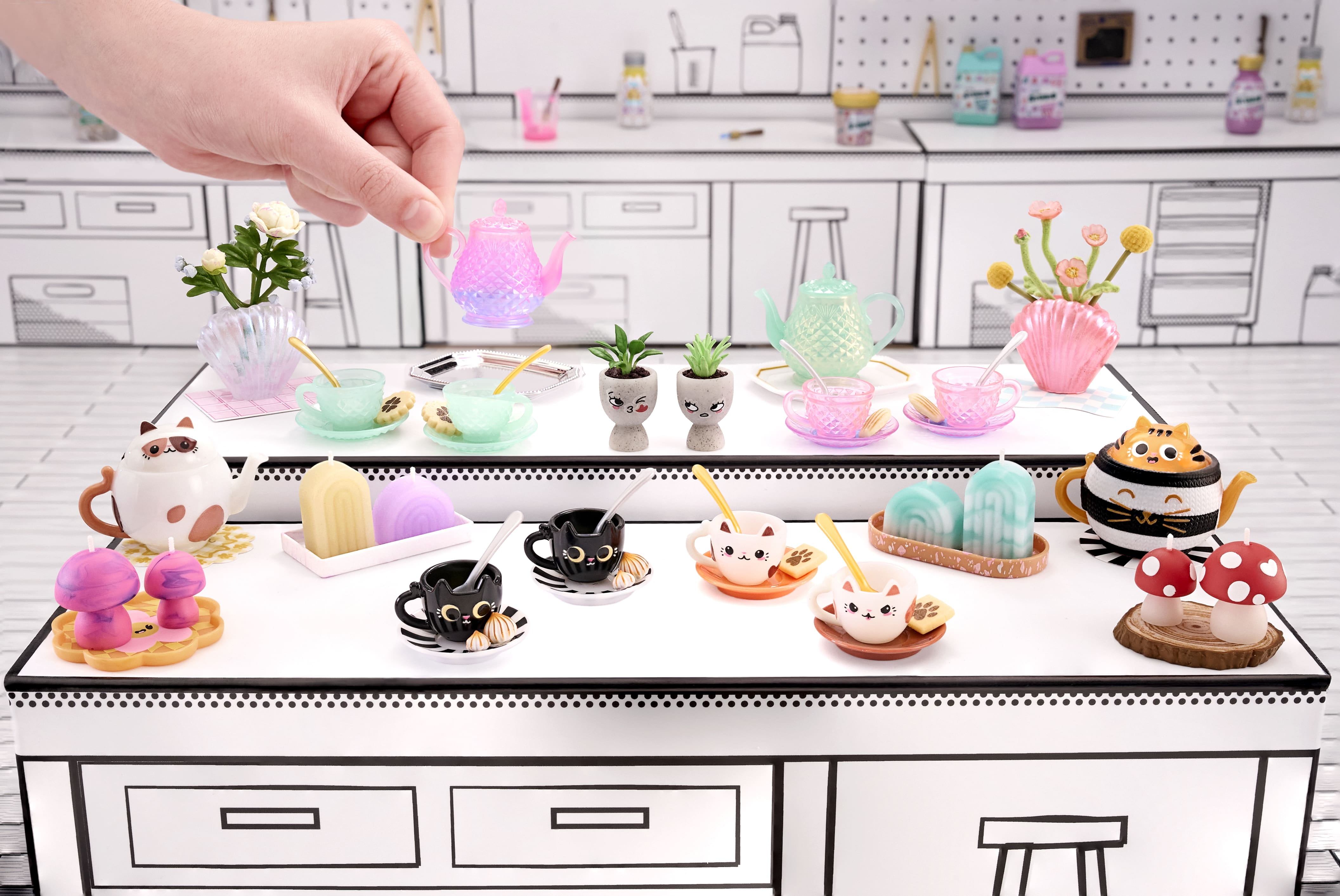 MGAs Miniverse Make It Mini Lifestyle Series 2 Collectibles, Novelty Toy, Ages 8 & up  (图3)