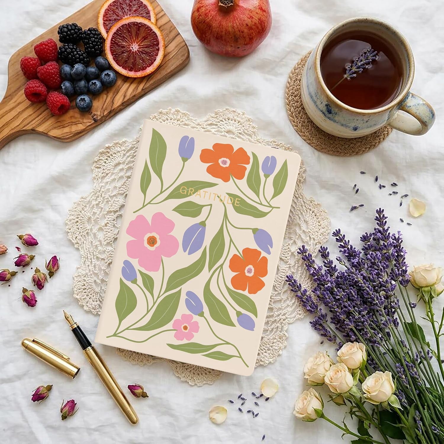 And Per Se Gratitude Journal – Five Minutes a Day to Cultivate Mindfulness, Happiness, Affirmations & Self-Reflection – Undated Daily Gratitude Journal for Women & Men (Botanical Floral)
