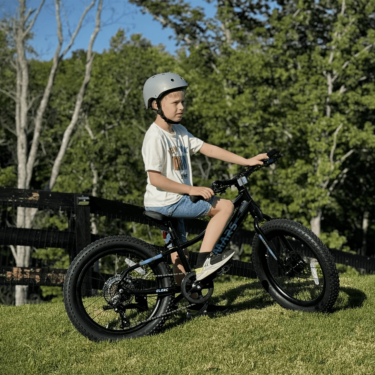 Glerc Mars Kids Mountain Bike, 20 Inch Fat Tire Bike for Teen Ages 6-12 Year Old, Bicycle with 2.8-Inch Wide Tires and 6 Speed Drivetrain,Black