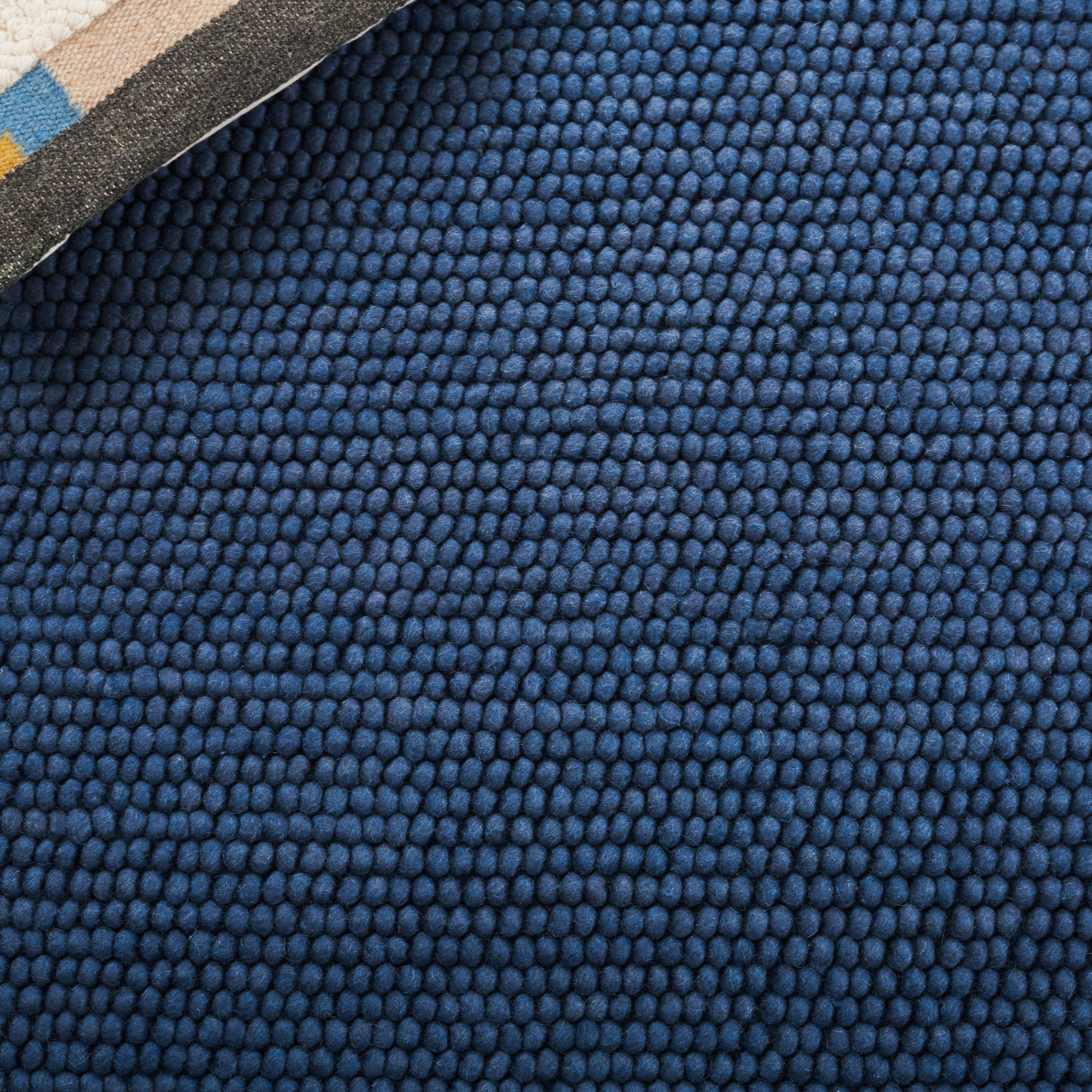 SAFAVIEH Natura Feride Geometric Runner Rug, Navy Blue, 2'3" x 8' - Scandinavian Design, Navy & Blue, Handmade Wool Blend, Ideal for Living Room, Bedroom, Dining Space, Entryway, Hallway, Kitchen