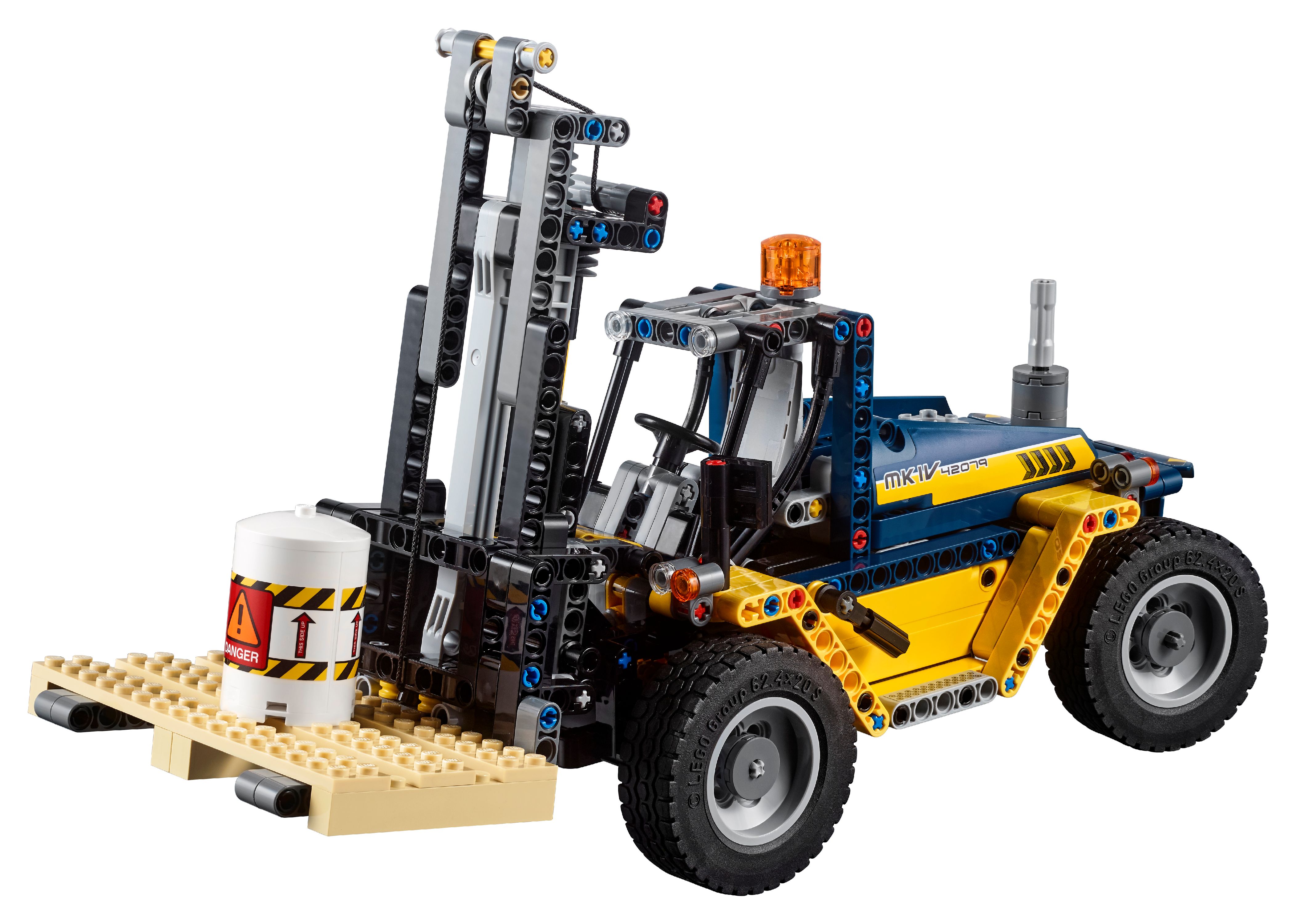 LEGO Technic Heavy Duty Forklift 42079 - image 2 of 7