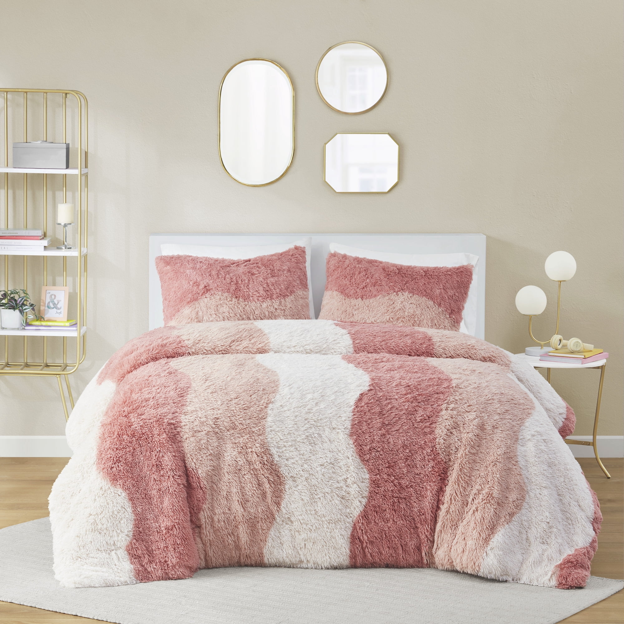 Intelligent Design Twin/Twin XL Comforter Set, Shaggy Faux Fur Wave Warm Bedding Set, 2-Piece Striped Ombre Design Warm Comforter Bed Set, Blush