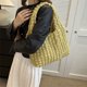 thumbnail image 5 of 2024 Nuevo bolso de hombro con forma de corazón y sensación de arrugas con burbujas en la nube para ir al trabajo, bolso de mano sencillo, bolso de mensajero de gran capacidad, 5 of 5