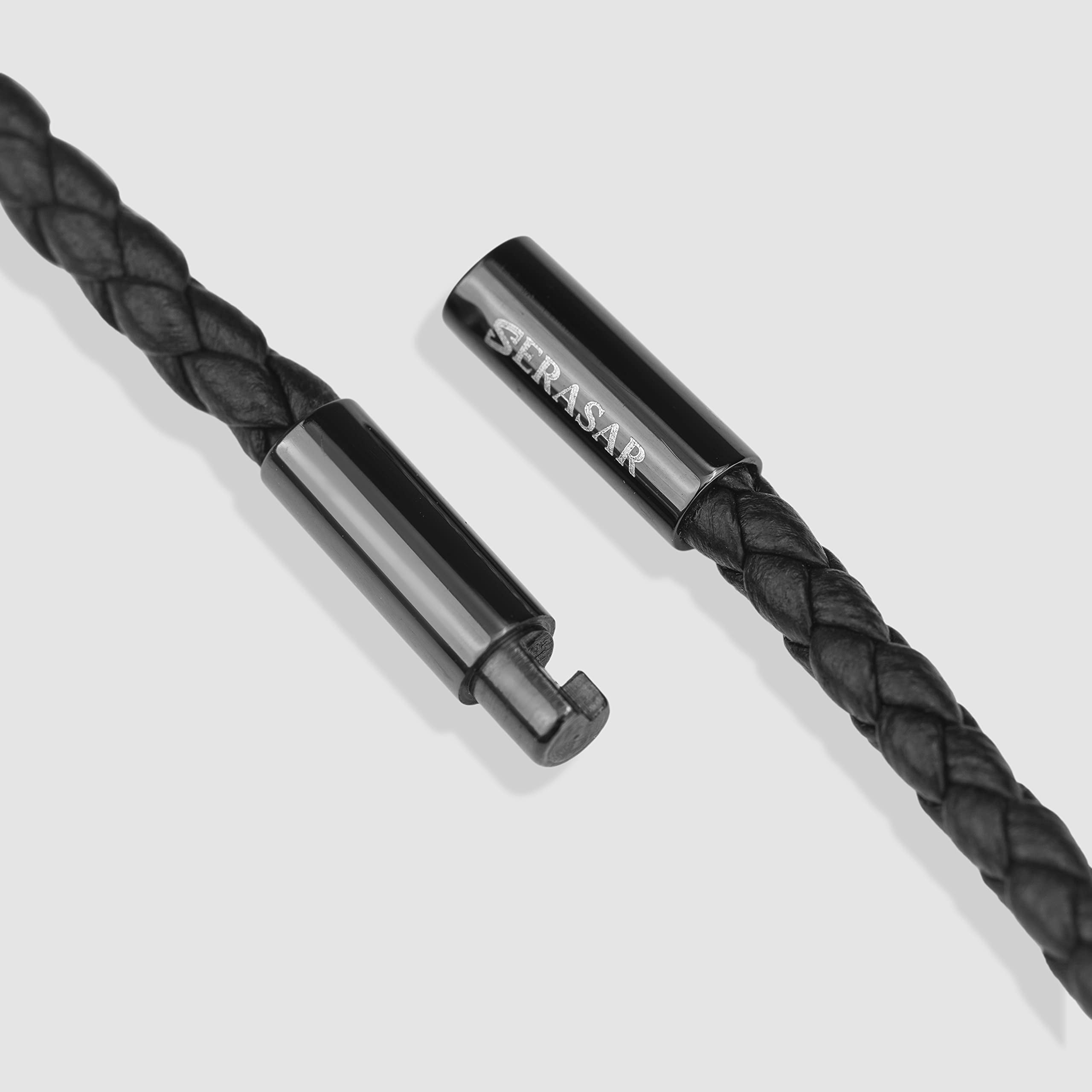 SERASAR Leather Necklace for Men "Wolf" with Stainless steel Pendant and Magnetic Closure, Black 50cm, incliding Gift box