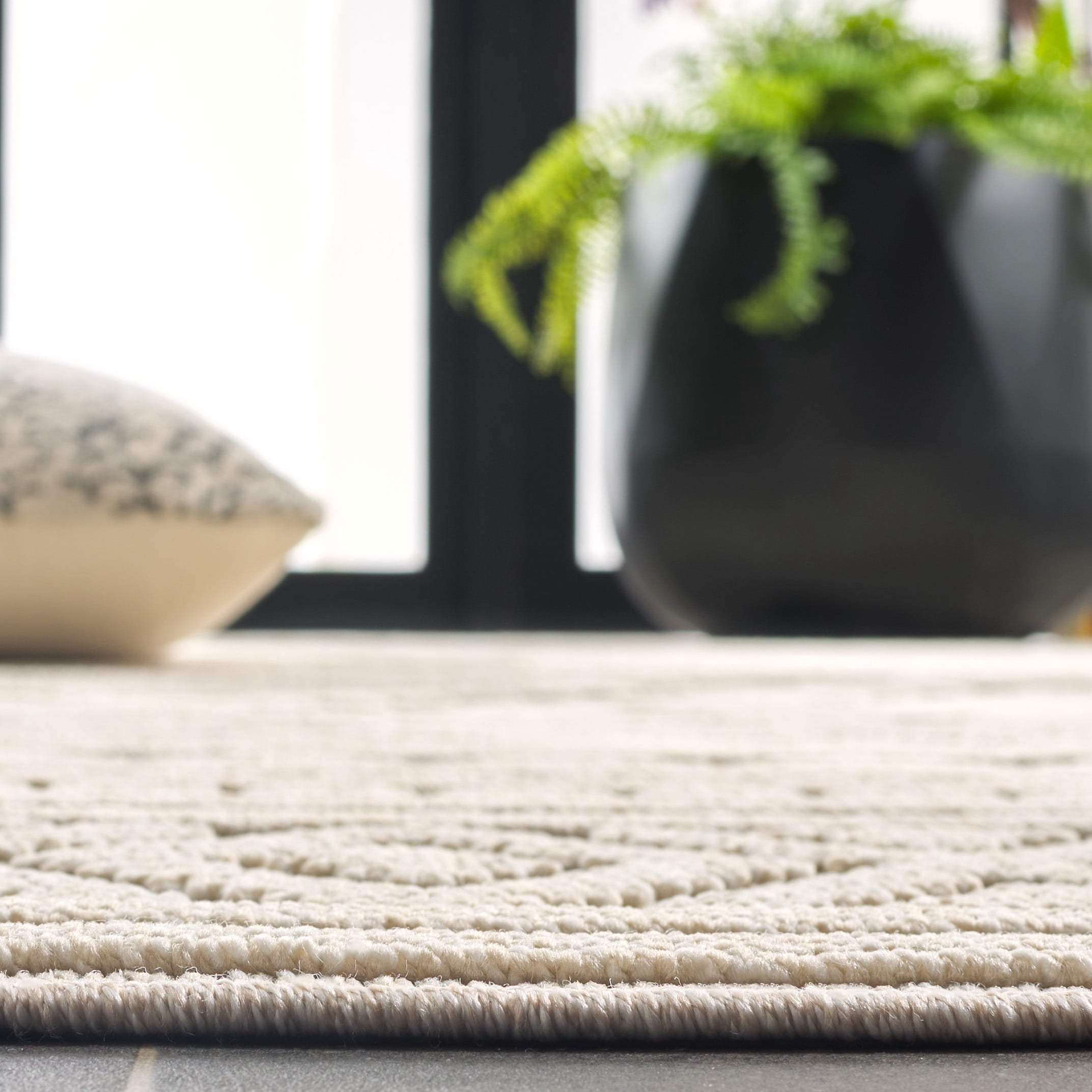 SAFAVIEH Global Candace Geometric Indoor/Outdoor Area Rug, Light Beige/Ivory, 6'7" x 6'7" Round