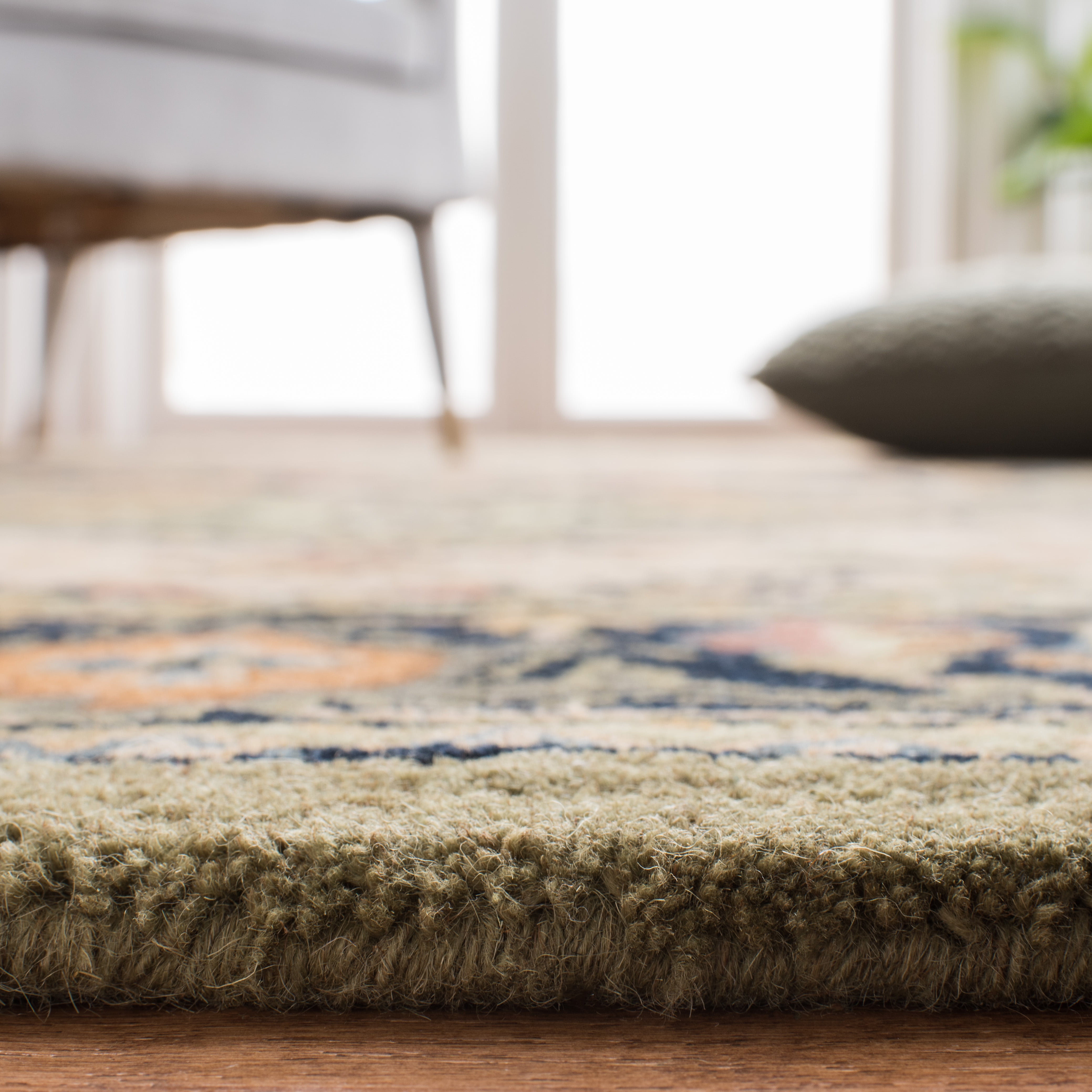 Safavieh Heritage York Oriental Wool Area Rug, Green/Light Brown, 6' x 6' Round
