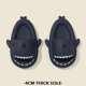 thumbnail image 1 of Zapatillas de tiburón de verano para hombre y mujer, zapatos de Casa informales con degradado, antideslizantes de Eva, Chanclas de playa, novedad, 1 of 4