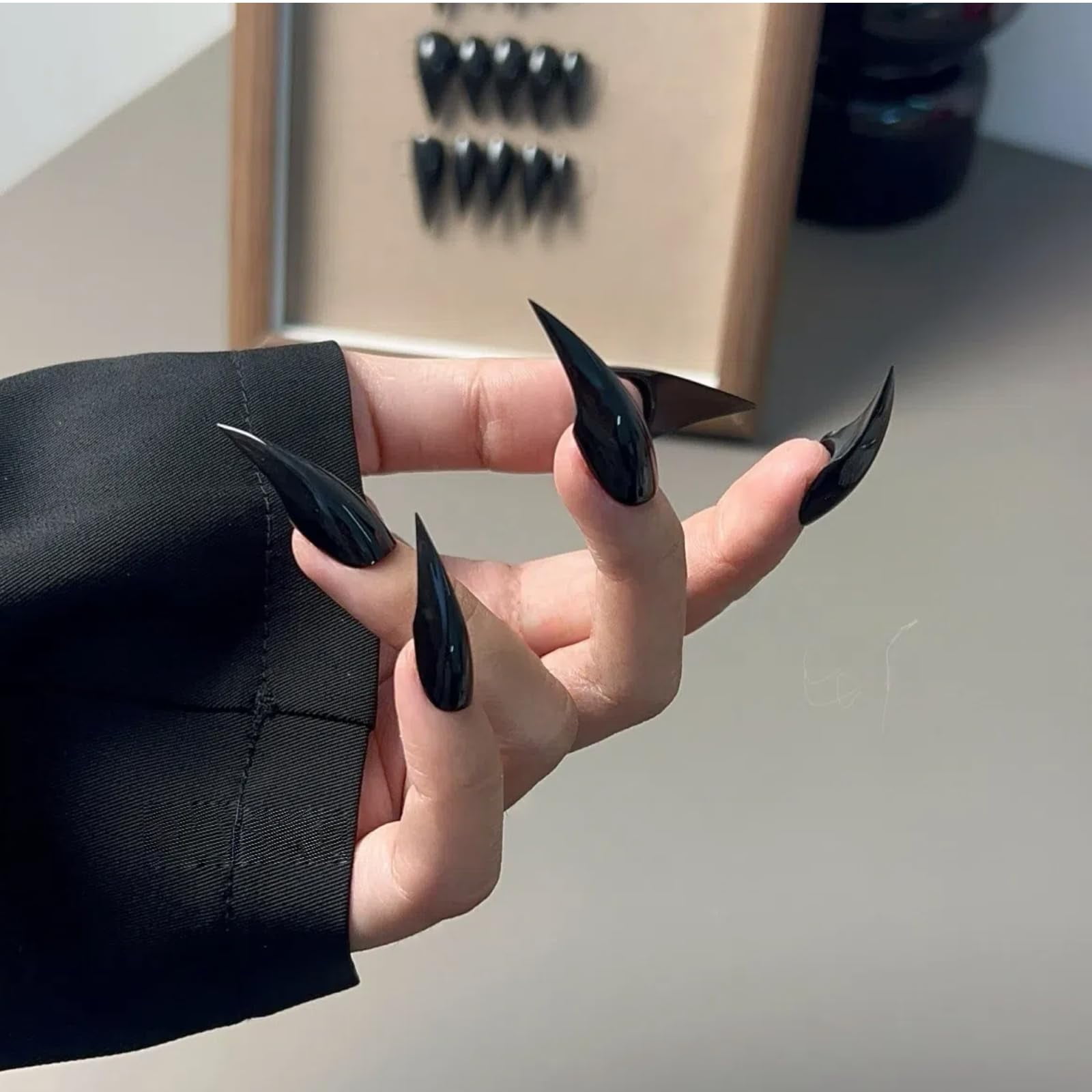 Halloween Press Claw on Nails  Long Short Medium Curved Stiletto Handmade Gothic Design Horror Vampire False Nails Dragon Cat Claw Press on Nails Glossy Glue on Nail Thick Acrylic False Nails