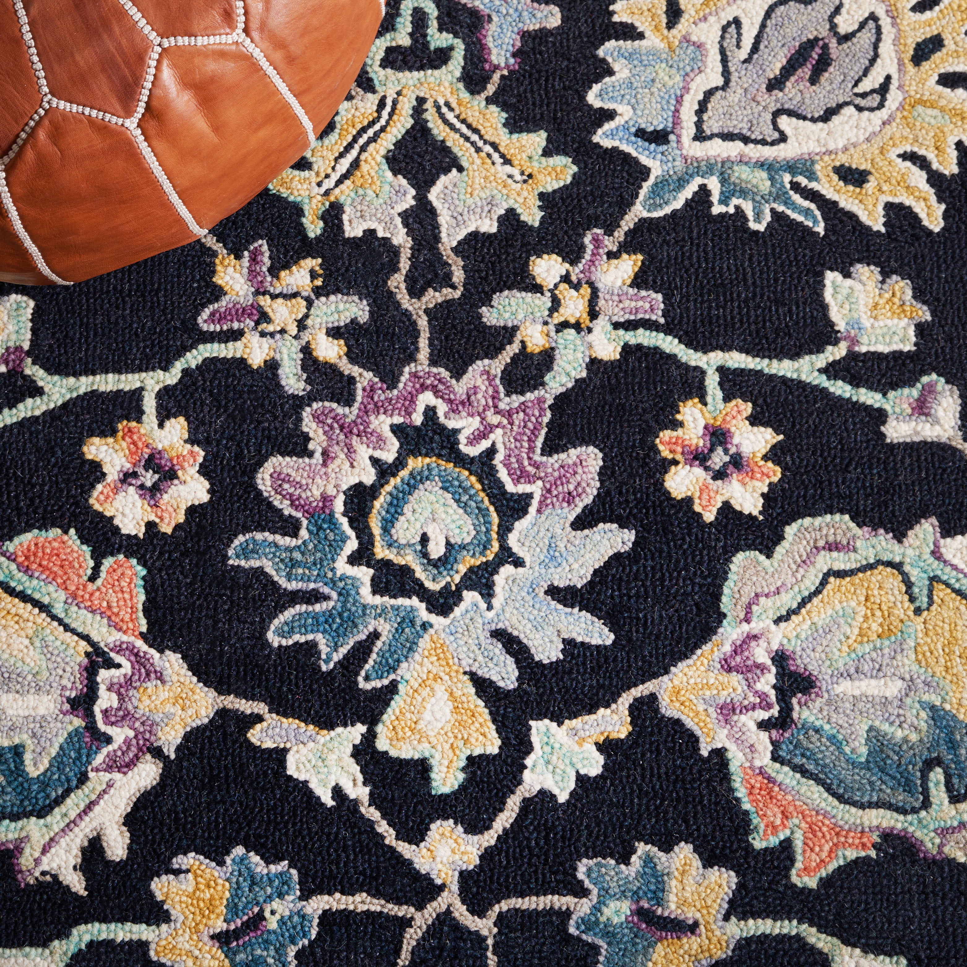 SAFAVIEH Blossom Cinaed Floral Area Rug, Black/Blue, 5' x 8'
