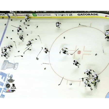 Pittsburgh Penguins Framed Photos - The Pittsburgh Penguins celebrate Game 6 of the 2016 Stanley Cup Finals Photo Print