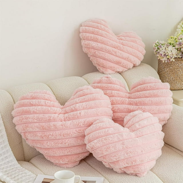 Cojín decorativo en forma de corazón | Cojín decorativo rosa de felpa | Poliéster suave, 40 x 49 cm | Acogedor detalle para sofá, cama, sillón y sala de estar | Funda extraíble, lavable a máquina