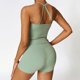 thumbnail image 4 of Conjunto de yoga de 2 piezas para mujer: camiseta sin mangas con espalda descubierta y pantalones cortos. Tejido transpirable, tirantes modernos, ideal para fitness/verano, varias tallas., 4 of 7