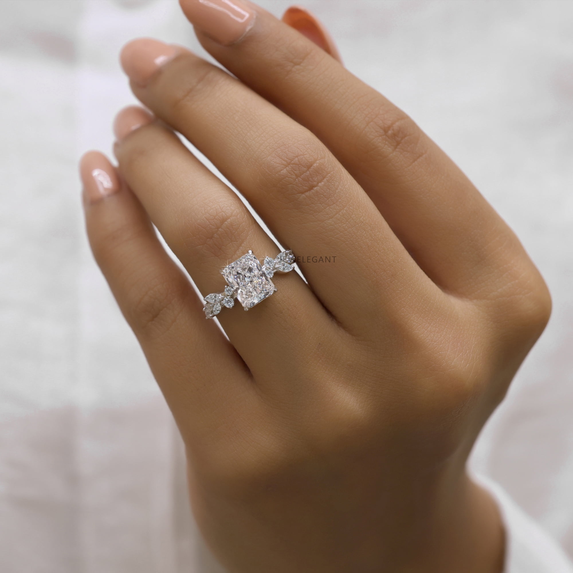 JEWELEGANT 2.5 Carat Radiant Cut Moissanite Engagement Ring, Solid 18K Gold Diamond Ring for Women