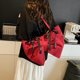 thumbnail image 4 of Bolsa de cuerpo cruzado simple en forma de arco, 4 of 9