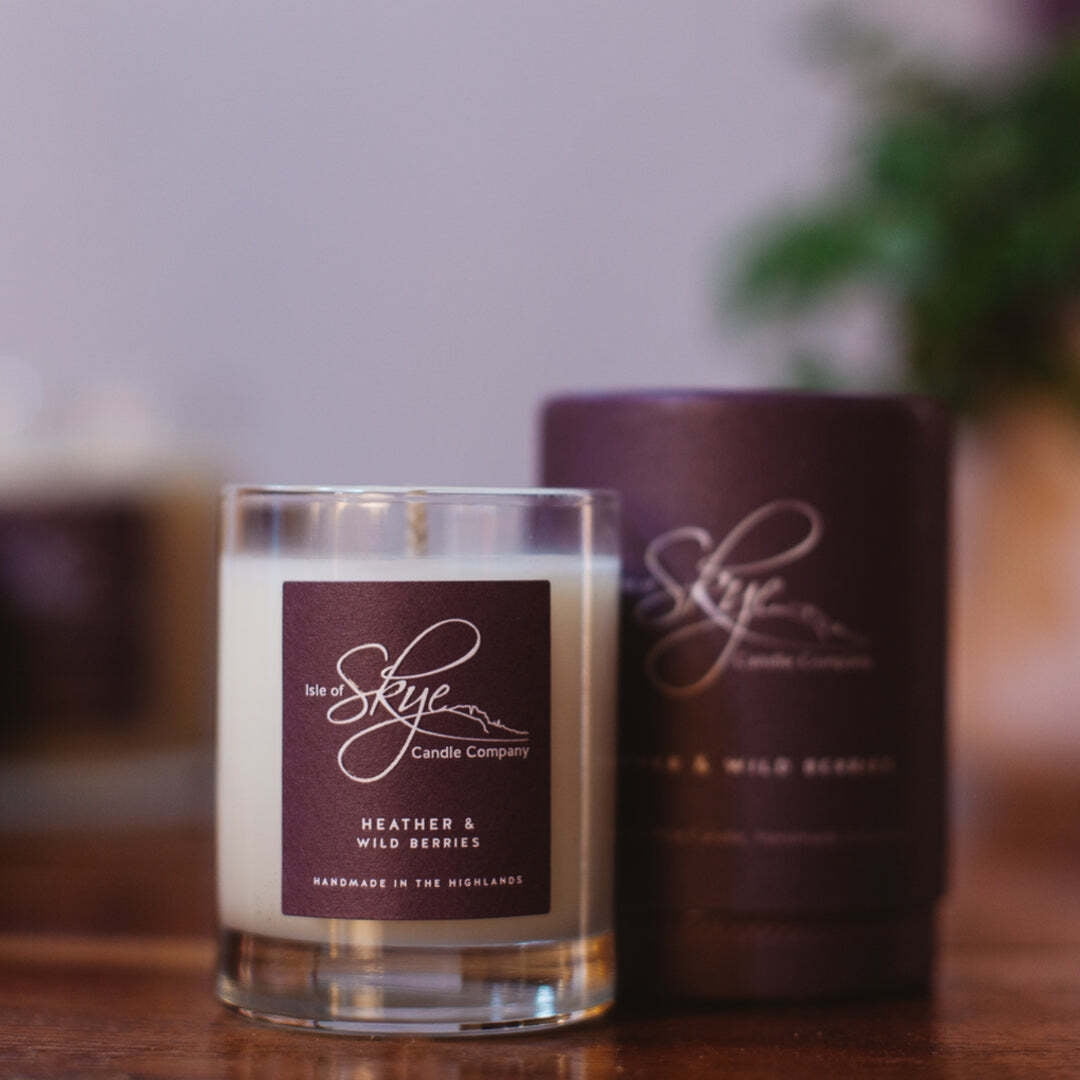Isle of Skye Candle Co. Heather and Wild Berries 100% Natural Blend of Soya Wax and Botanical Oils, 20h Candle Made in Scotland