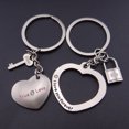 thumbnail image 4 of RCMOMENT Fashion Sweethearts Metal Llavero Mujeres y Hombres Letras Llavero Colgante Carevas Llavero, 4 of 6