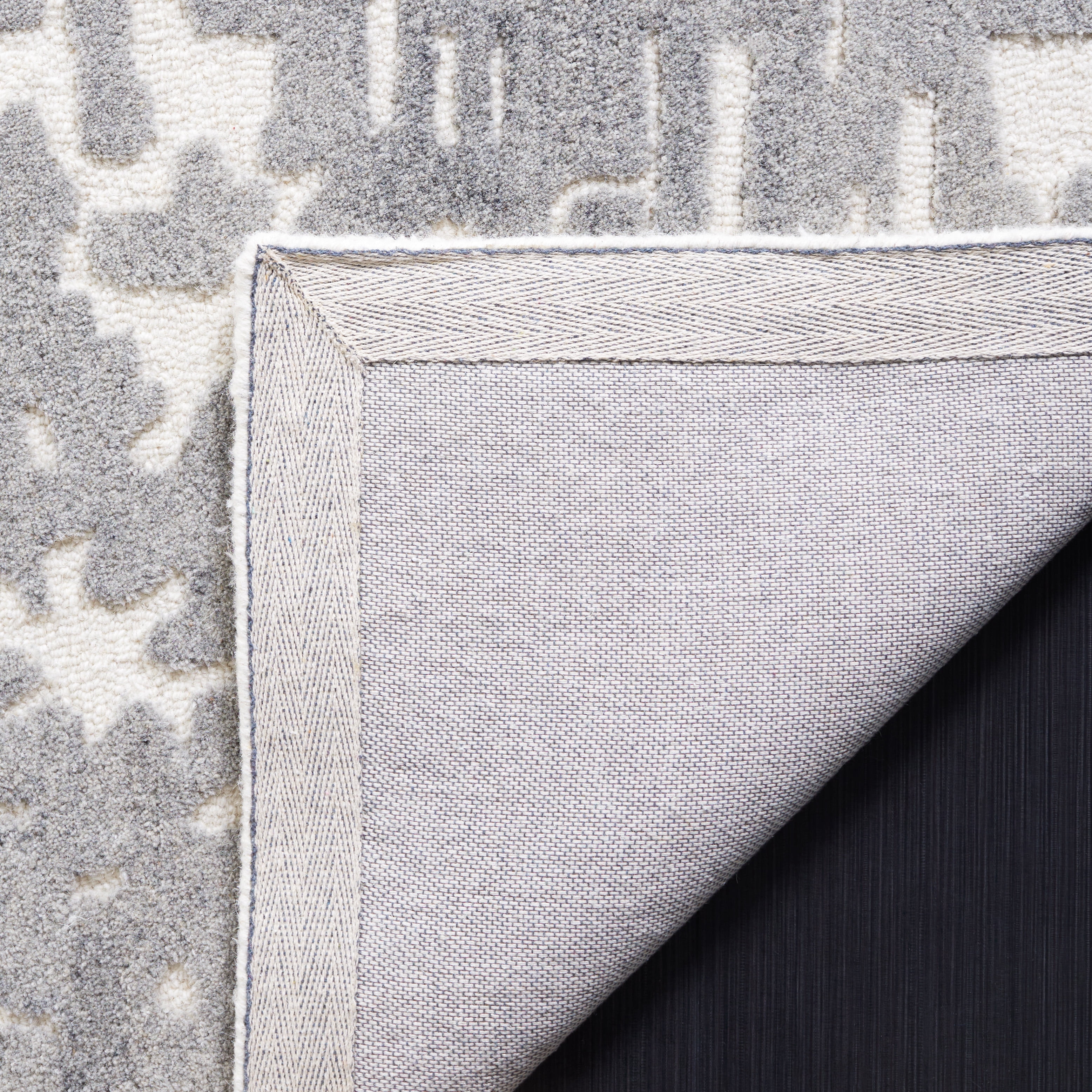 SAFAVIEH Chatham Isidora Geometric Runner Rug, Grey/Ivory, 2'3" x 8'