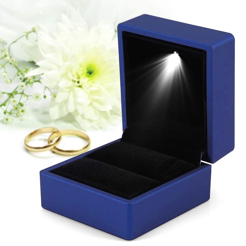 Engagement ring box hi-res stock photography and images - Alamy