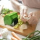thumbnail image 1 of Picadora de rodillo de hierbas Cortador de verduras | Picadora manual de mano de acero inoxidable de 6 cuchillas para perejil, cebollino, menta, ajo, cebolleta | Utensilio de cocina multifunción |, 1 of 3