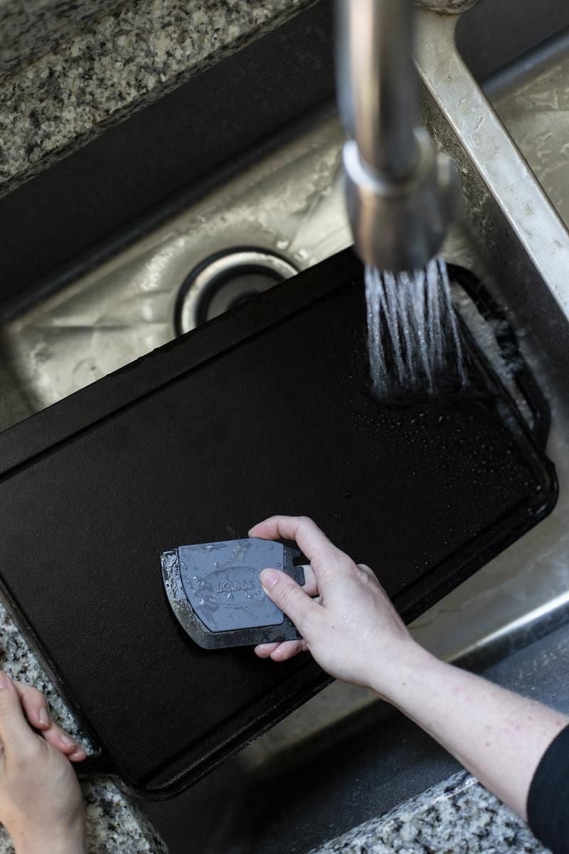 Lodge Deluxe Pan Scraper