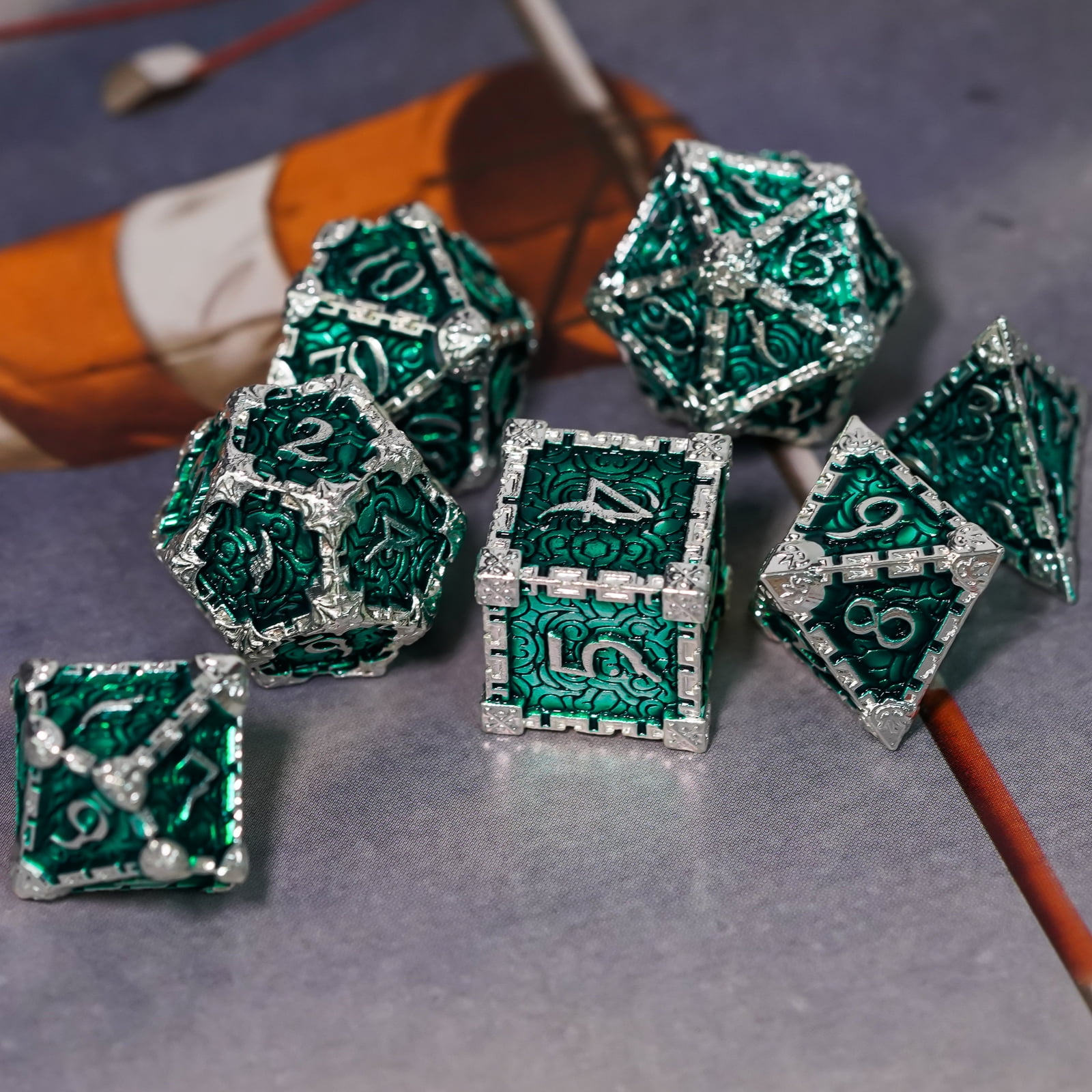 Cusdie 7 Pcs DND Metal Dice, Dagger Design Polyhedral Dice Set, Metal Dice Set for Role Playing Game D&D Dice MTG Pathfinder