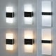 thumbnail image 1 of Lámpara solar para jardín al aire libre, impermeable, para exteriores, luminosa, arriba y abajo, decorativa, para pared, de acrílico, de doble cabezal, 1 of 4