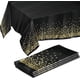 thumbnail image 1 of Paquete de 4 manteles rectangulares dorados y negros de 137 x 274 cm. Mantel de plástico desechable para fiestas, cenas y eventos. Manteles negros para bodas y celebraciones., 1 of 5
