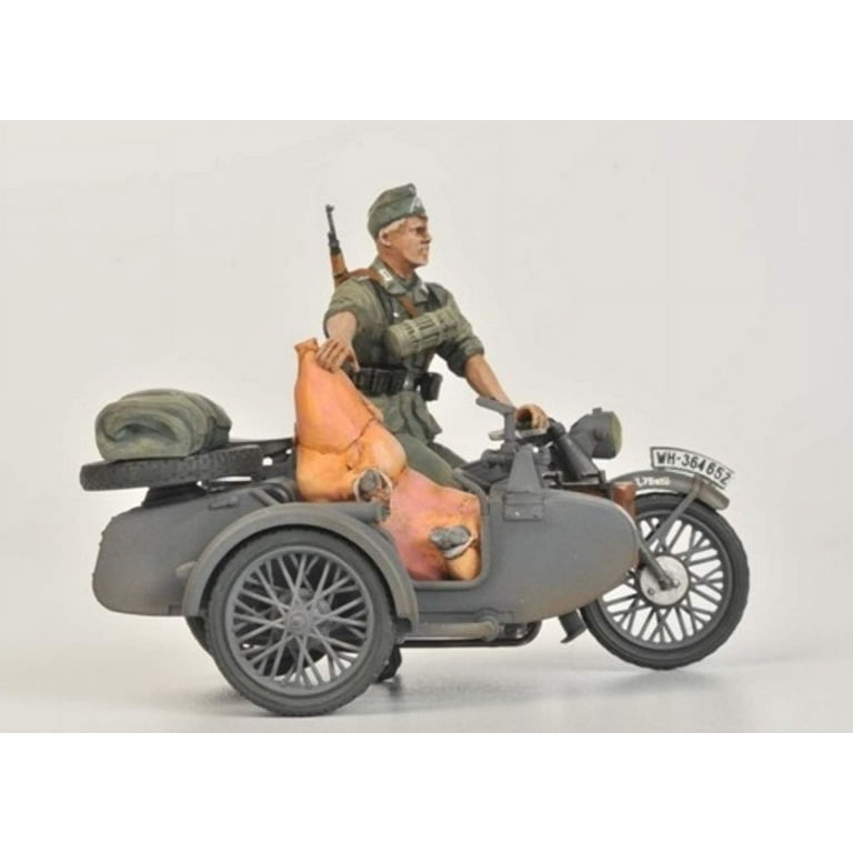 Zvezda ZV3607 German Motorcycle BMW R12 with Sidecar & Crew