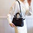 thumbnail image 3 of Bolso de mano texturizado y elegante de alta calidad para mujer 2025, nuevo estilo, bolso de hombro de moda con costuras, elegante y ligero, bolso de mensajero versátil de lujo., 3 of 5