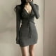 thumbnail image 4 of Vestido de mujer de manga larga con cuello en V fruncido y cordón lateral con abertura lateral, 4 of 6