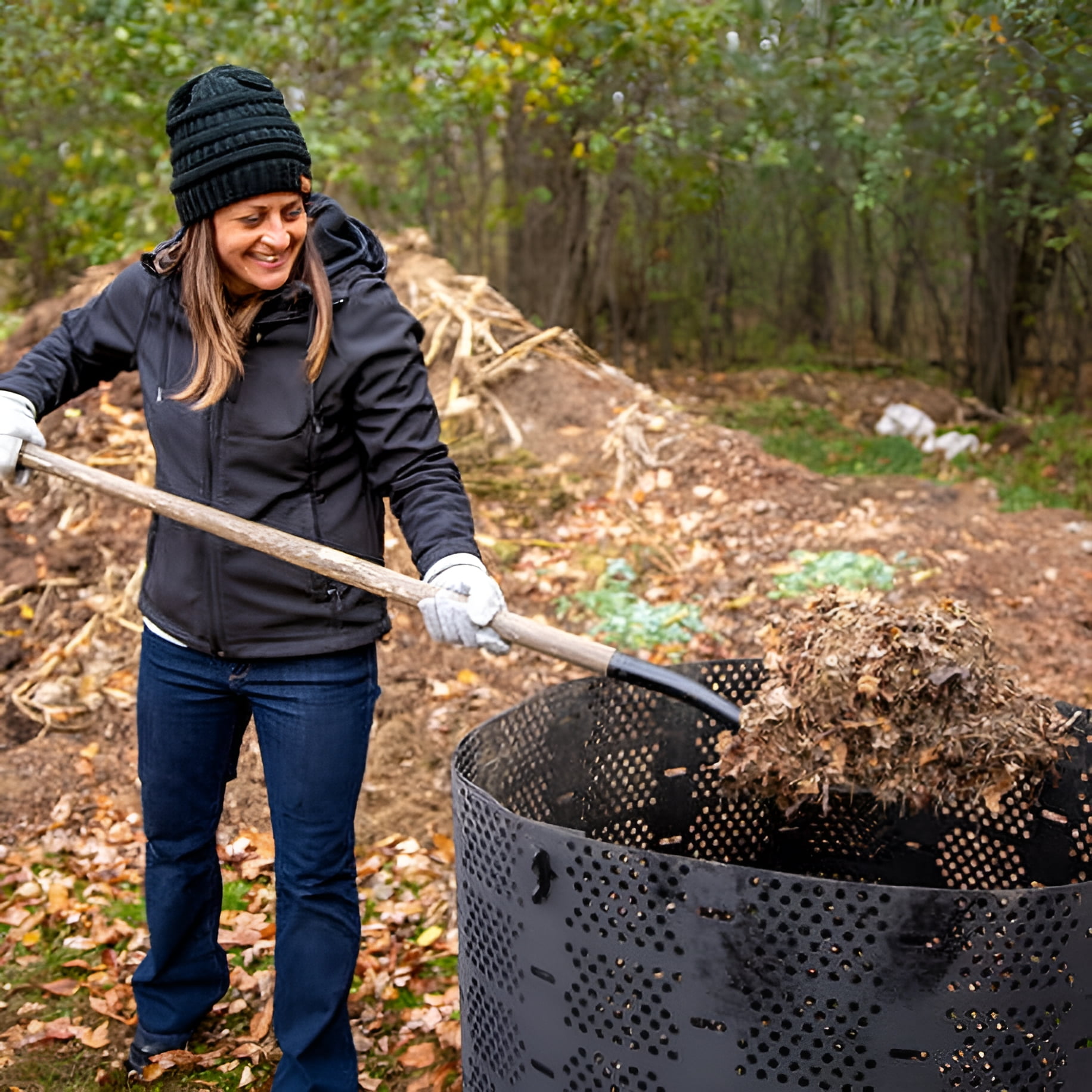 Yardfully 70-246 Gallon Black High-Density Polyethylene Geobin Composter Handles & Air Vent