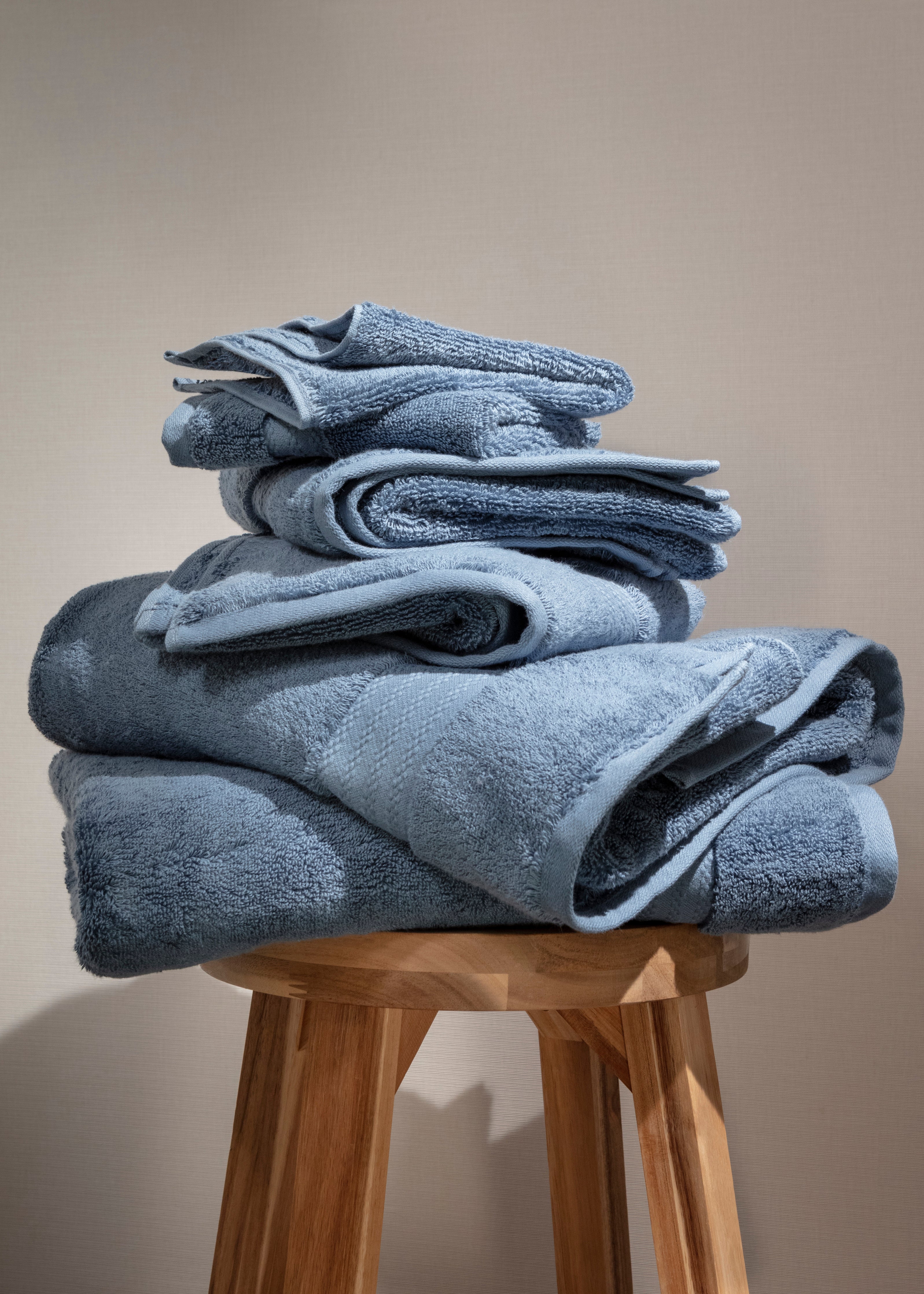 Fabdreams 100% Organic Cotton GOTS Certified 700 GSM Bathroom Towel Set of 6, 2 Bath Towels 30 x 56, 2 Hand Towels 16 x 30, 2 Wash Cloths 13 x 13, Dark Blue