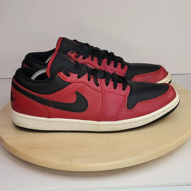 Ni - ke Ni - ke Air Jordan 1 Low Mens's Size 11 Red & Black 553558-605