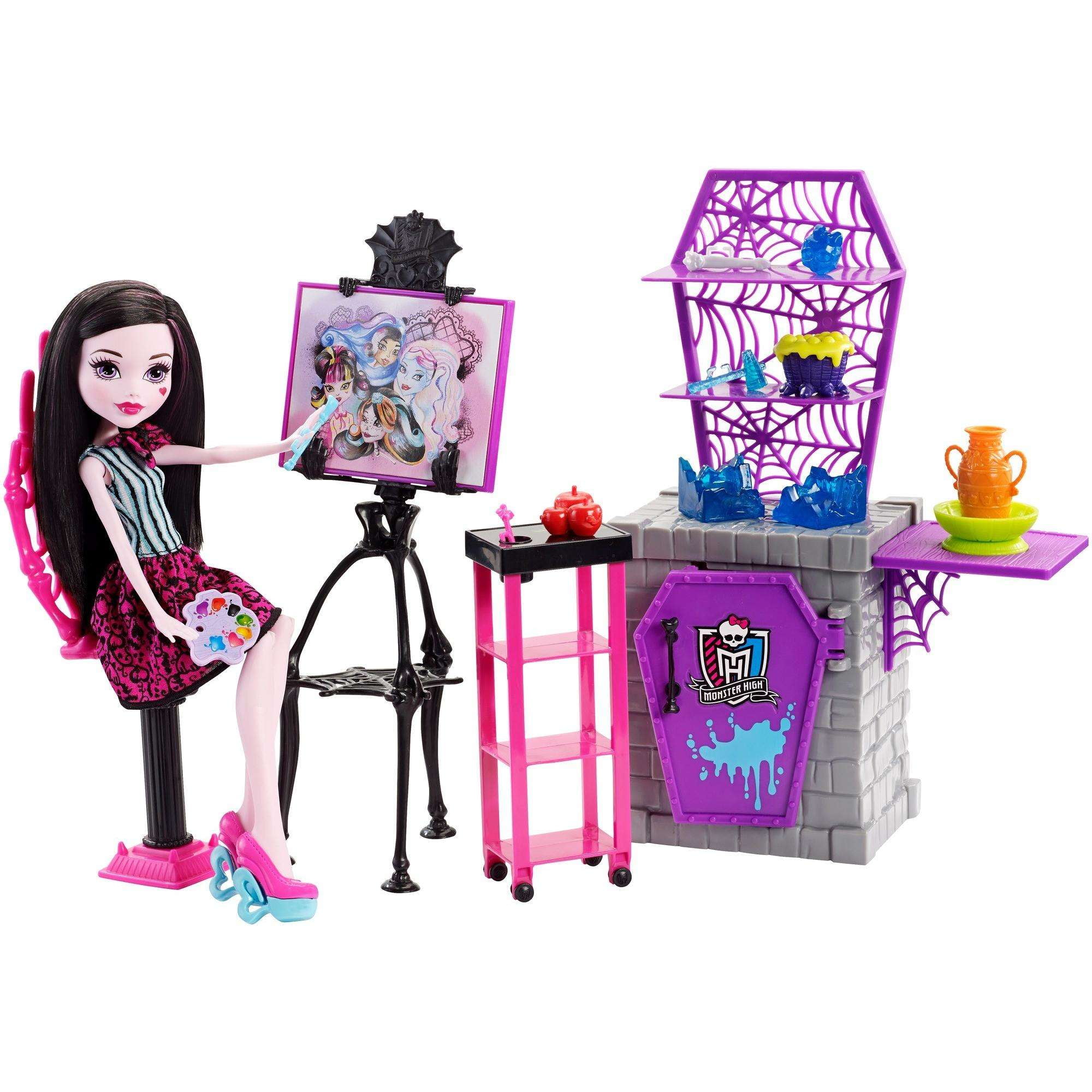 draculaura art class