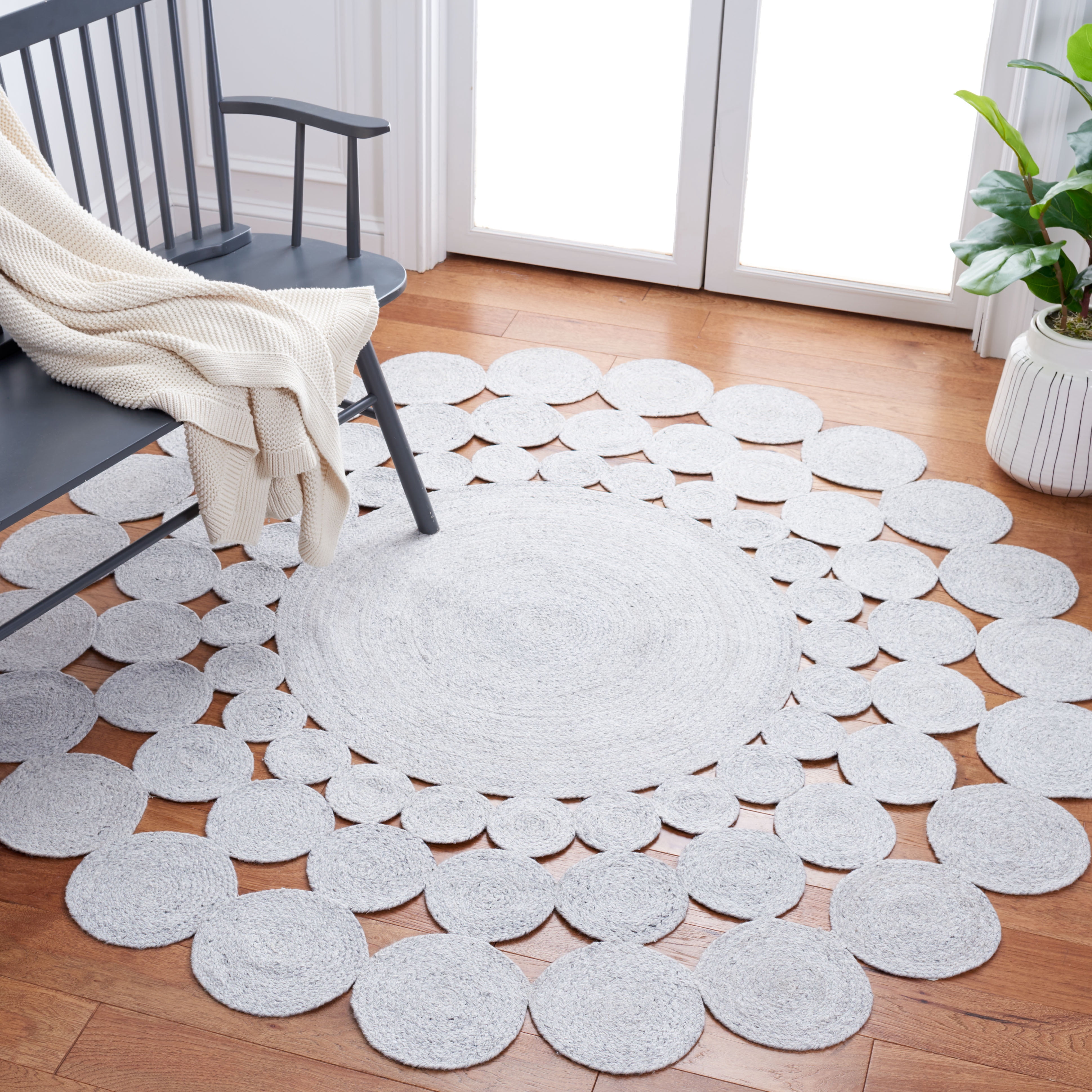 SAFAVIEH Cape Cod Damjana Abstract Dots Polyester Area Rug, Grey, 7' x 7' Round