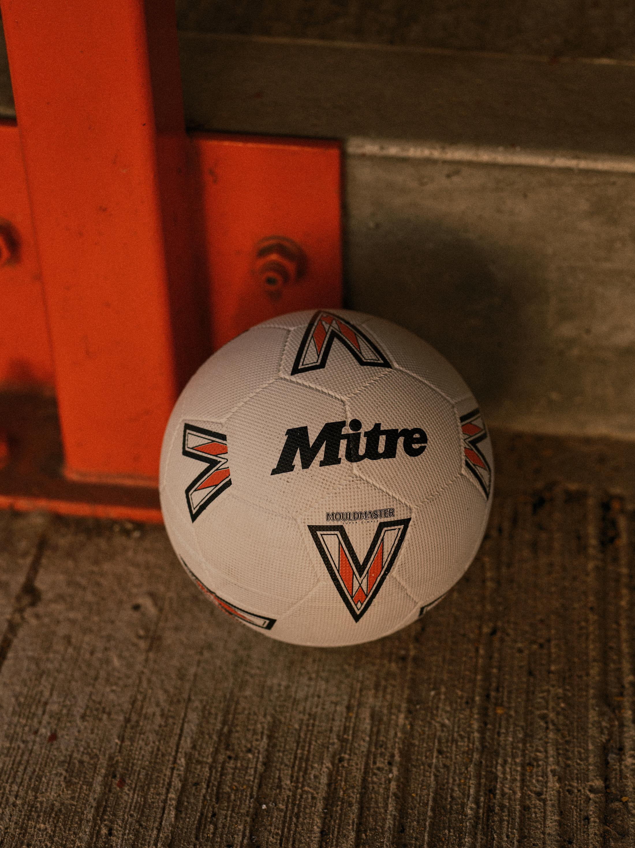 Mitre Unisex Recreation Soccer Ball - Durable Machine-Stitched 32-Panel Construction - Soft-Touch Feel - Versatile Play on Grass & AstroTurf - Available in Sizes 3, 4 & 5