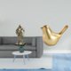 thumbnail image 2 of Figura decorativa de un caballero europeo y un pájaro dorado, ideal como adorno de escritorio para la entrada, la sala de estar, la oficina o como dec, 2 of 8