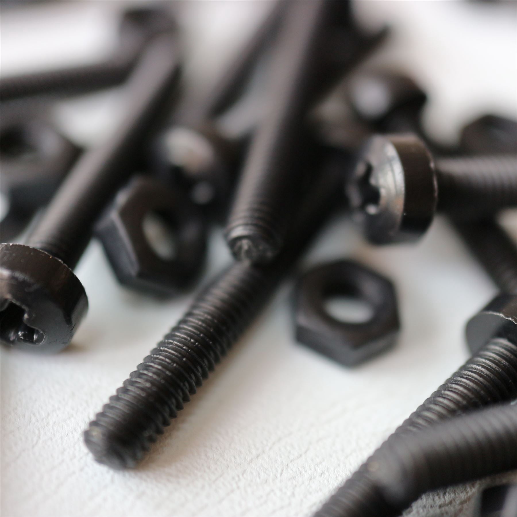20 x Black Pan Head Screws Polypropylene (PP) Plastic Nuts and Bolts, M3 x 20mm, Washers, (3/32 x 25/32 in)