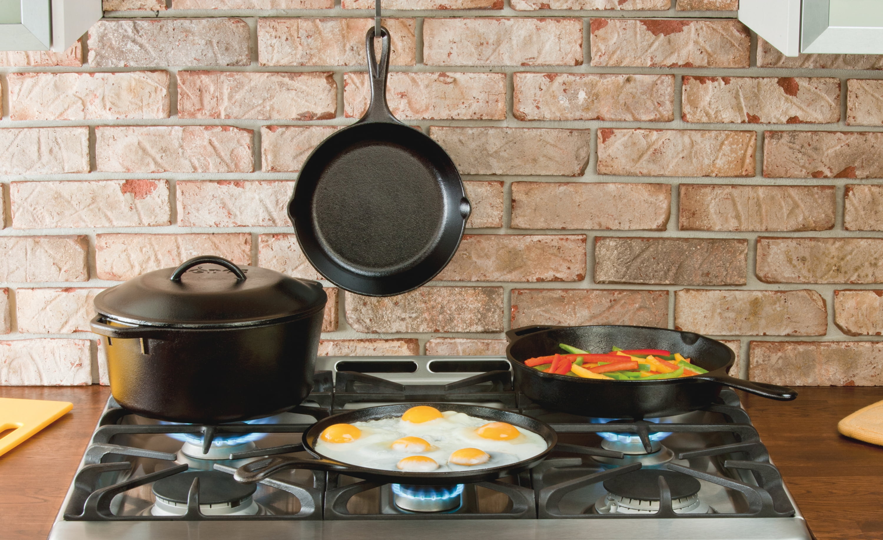  Lodge L5P3 Cast Iron Cookware Mini Muffin/Cornbread Pan,  Pre-Seasoned,Black,7.62 x 5.25 x 1.5. : Home & Kitchen