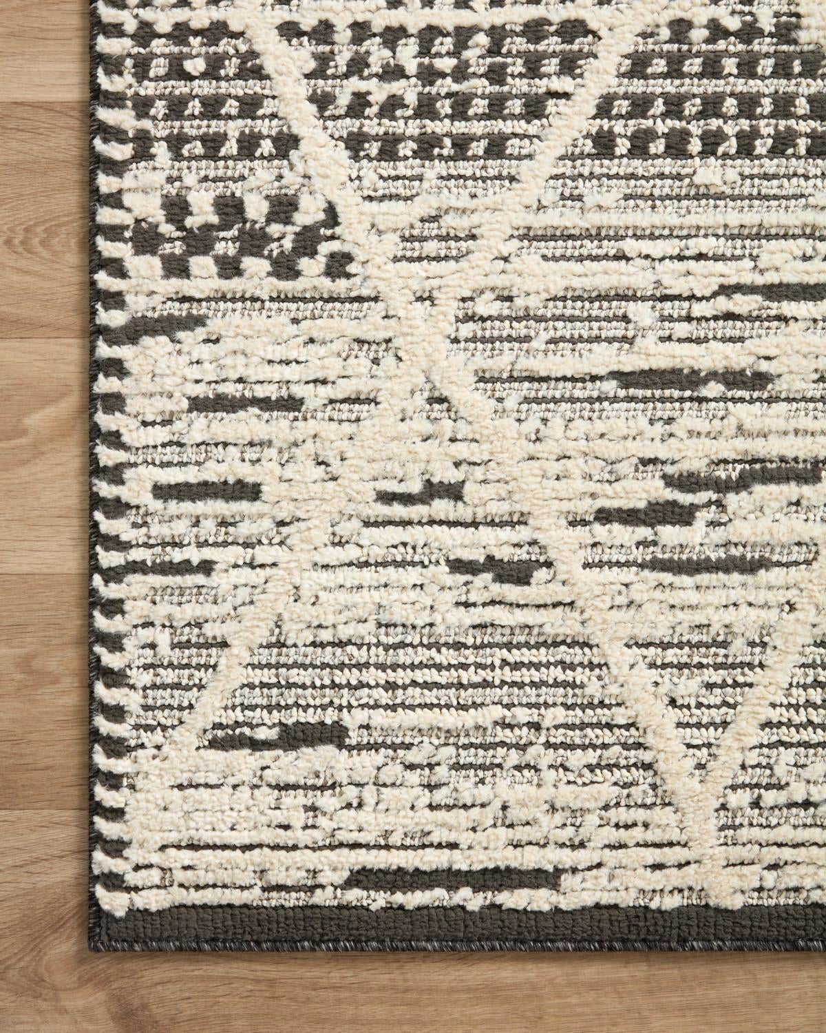 Loloi Fabian Charcoal / Ivory 2'-7" x 4' Area Rug