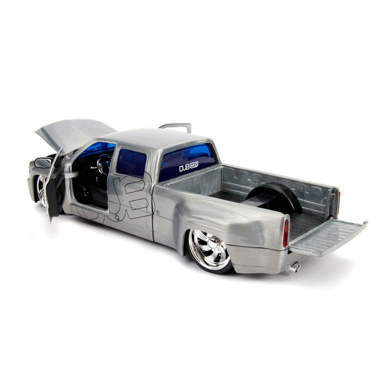 Jada Toys 1:24 Scale 20th Anniv '99 Chevy Silverado Dooley