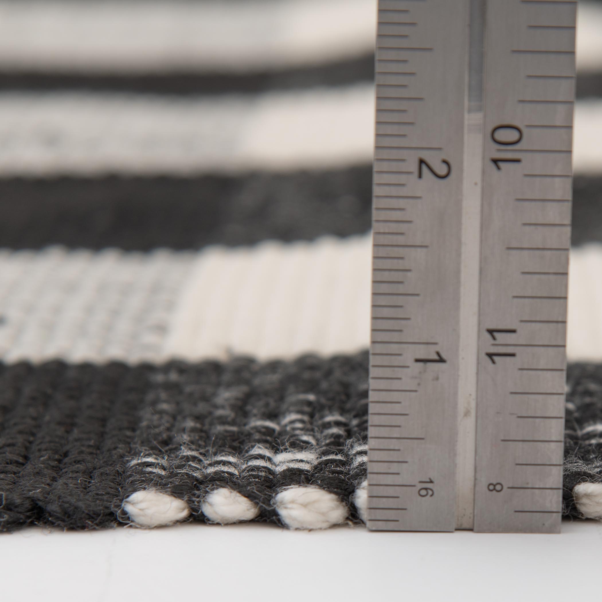 Mainstays 24 x 36 in Black & White Plaid Indoor/Outdoor Rug photo 5