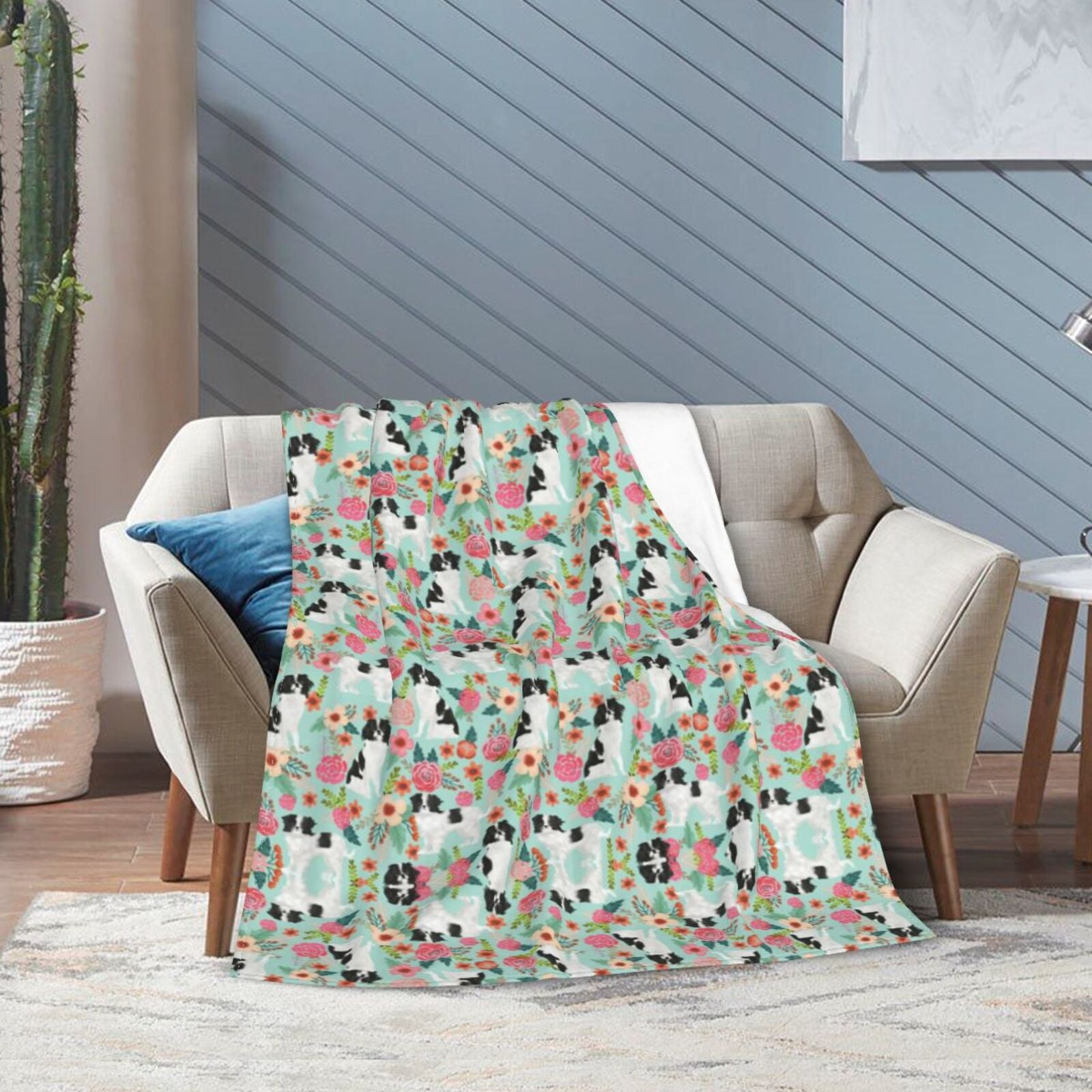 Wijzvio Japanese Chin Dogs Lovers Flower Floral Throw Blanket Soft Fuzzy Fleece Blanket For Couch Bed Living Room Decoration 50"X40"