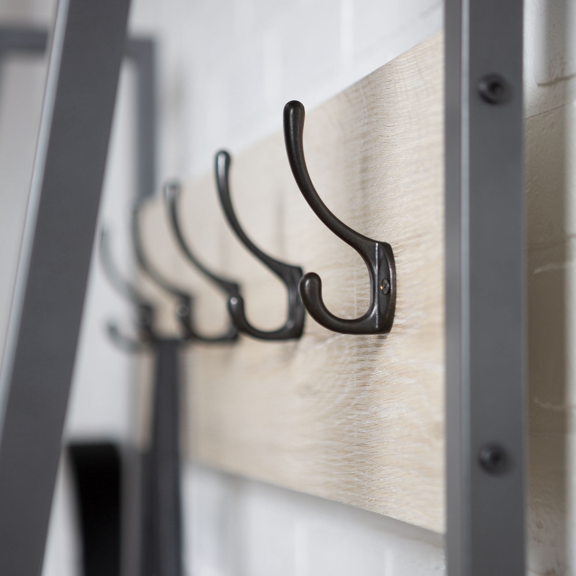 Manor Park Urban Hall Tree with Coat Rack and Bench, White Oak