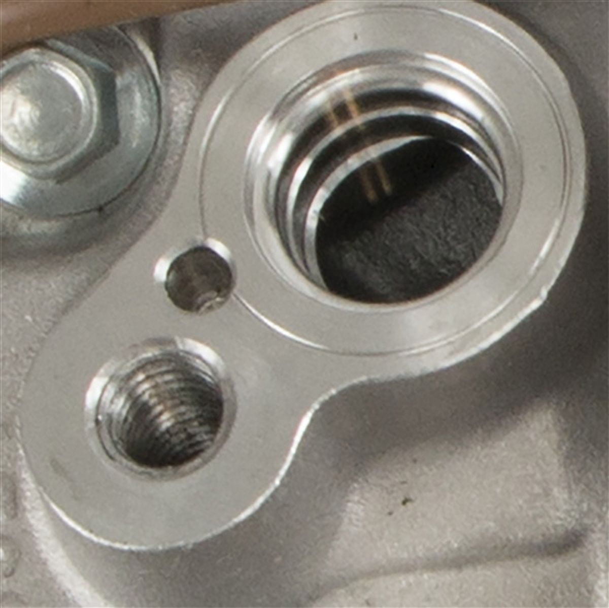 Denso 6SBU16C Compressor