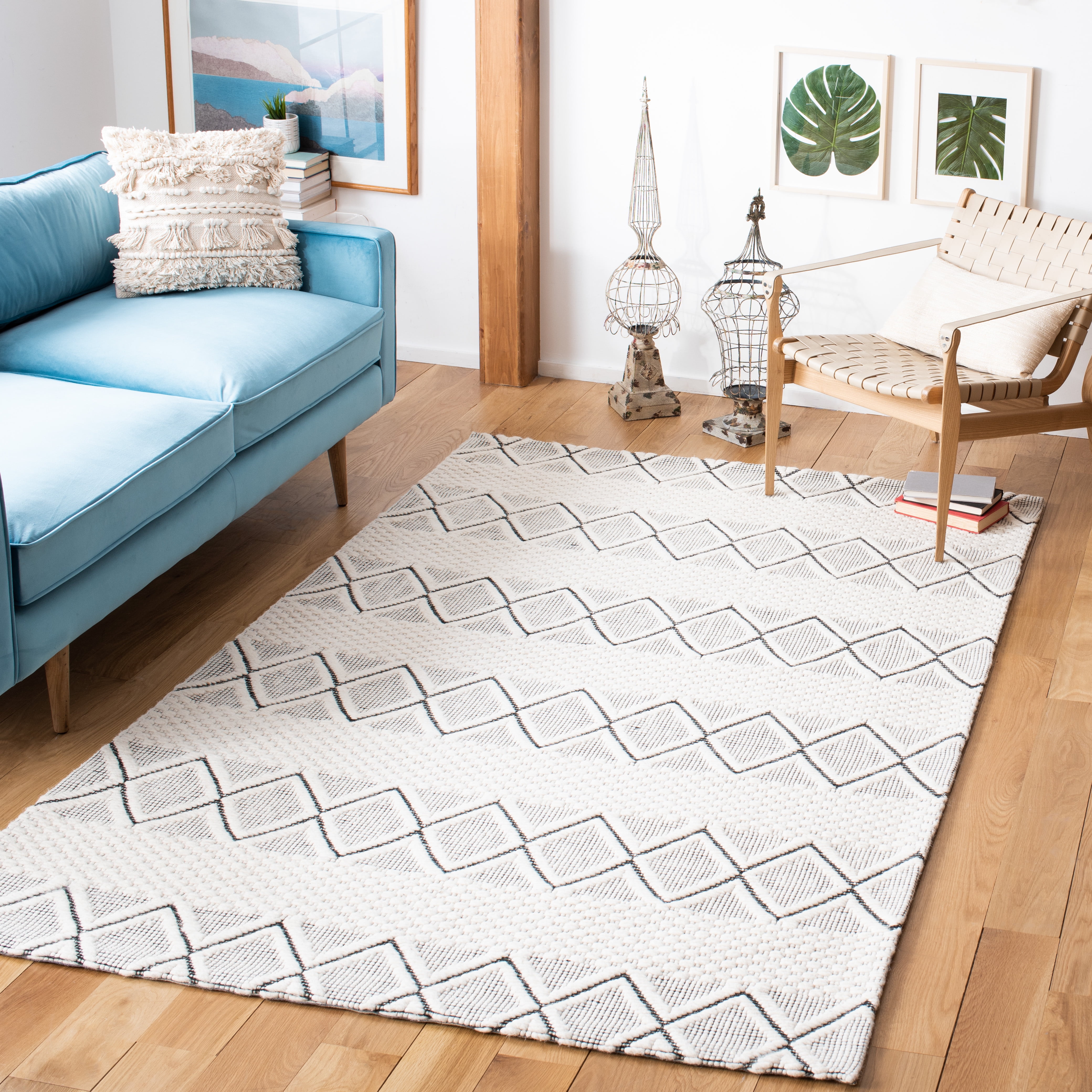 SAFAVIEH Marbella Ifrit Diamond Area Rug, Ivory/Black, 8' x 10'