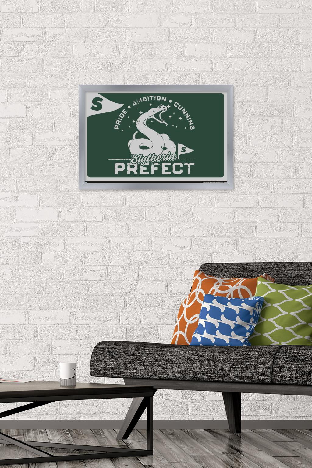 The Wizarding World: Harry Potter - Slytherin Clubhouse Crest Wall Poster, 14.725" x 22.375" Framed