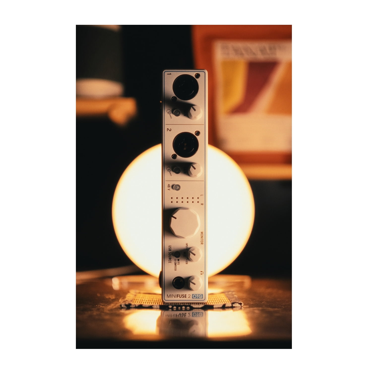 Arturia - MiniFuse 2 OTG - Audio & MIDI Interface with Creative Software for Recording, Production, Podcasting, Guitar, USBC/USBA - White